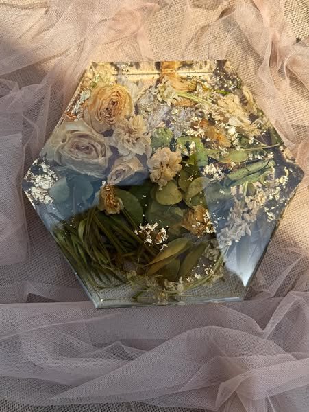 Ανθοδέσμη σε υγρό γυαλί εξάγωνο - Image 7